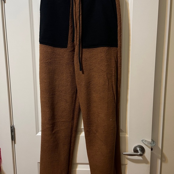 KOTN Brand 100% Cotton Fleece 2 piece set. - Picture 3 of 9